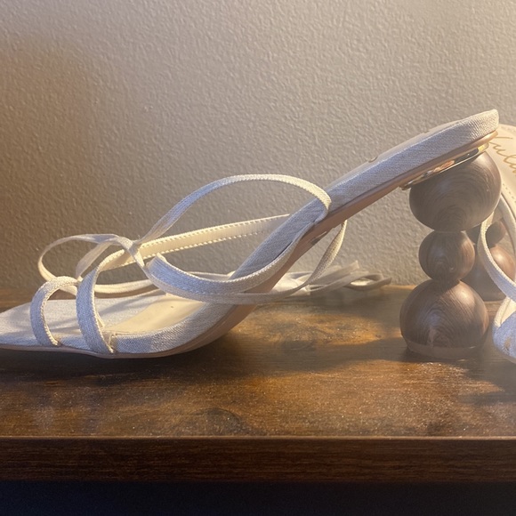 Lulu’s Heels - Picture 2 of 5